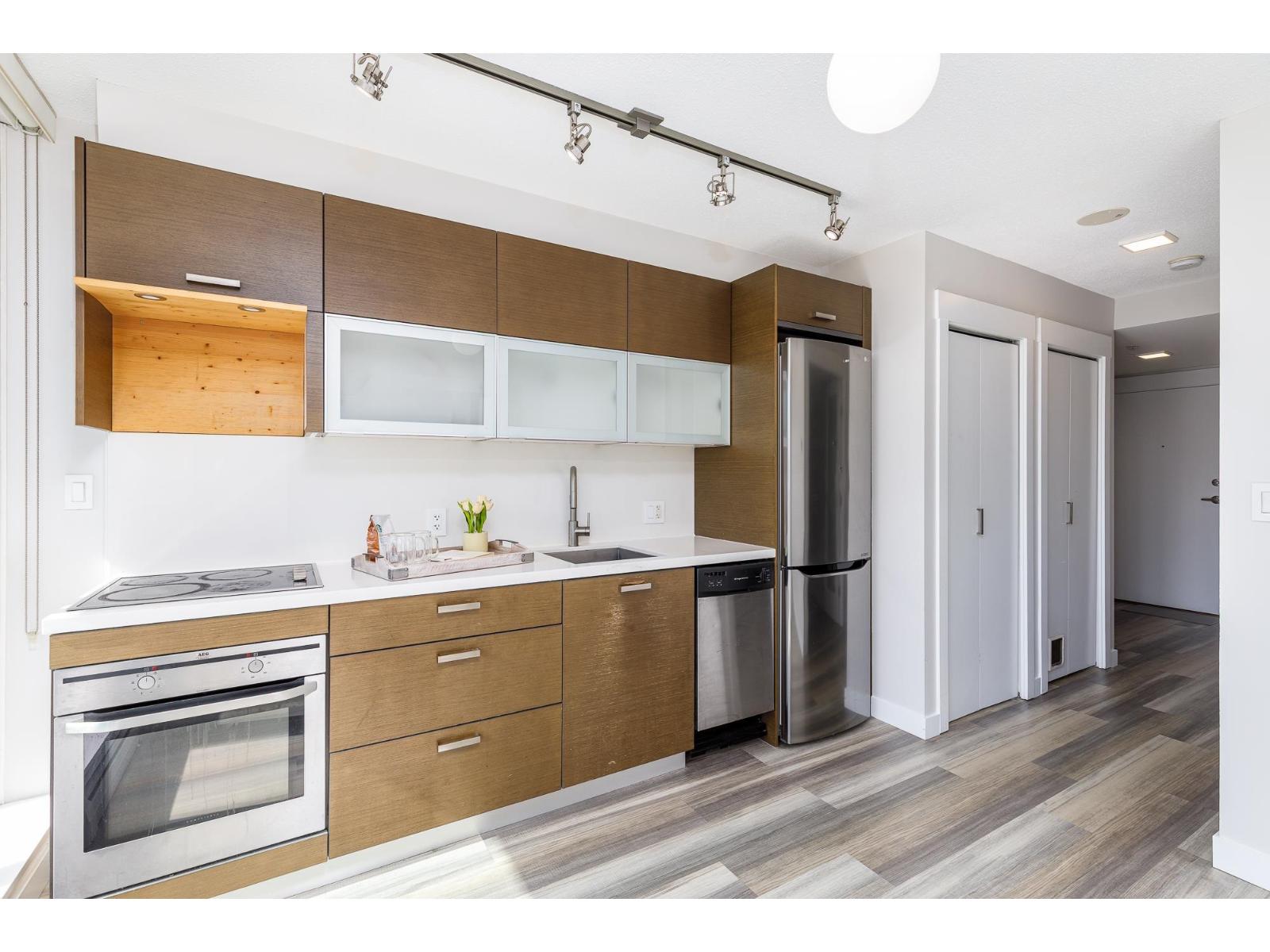 1603 10777 University Drive, Surrey, British Columbia V3T 0E6 - Photo 5 - R3051235