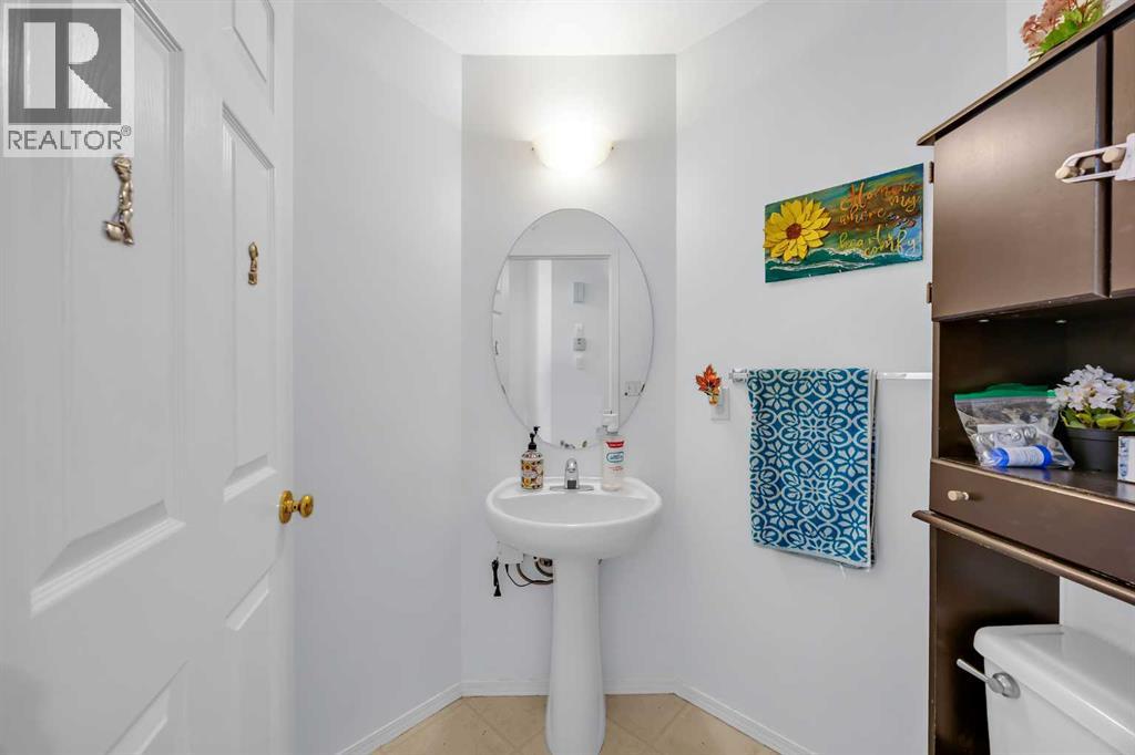 60 Tuscarora Way Nw, Calgary, Alberta  T3L 2G9 - Photo 16 - A2272020