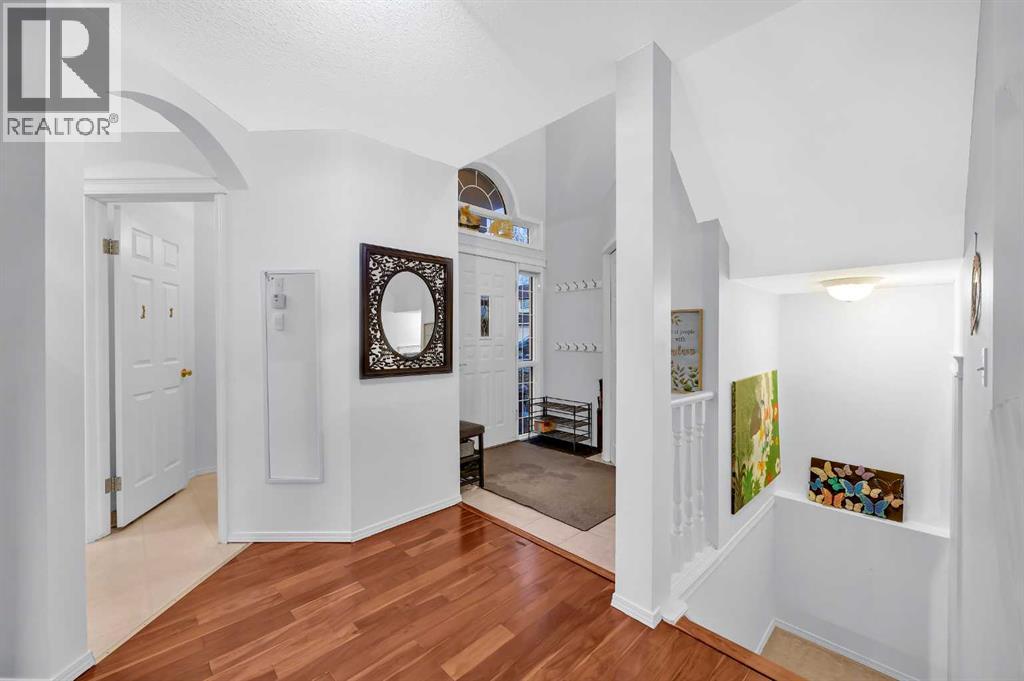 60 Tuscarora Way Nw, Calgary, Alberta  T3L 2G9 - Photo 3 - A2272020