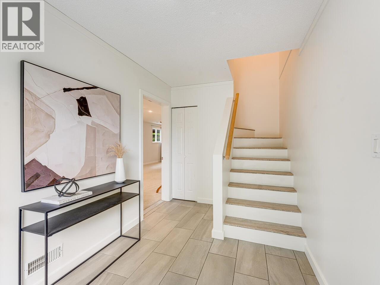 1732 Prairie Avenue, Port Coquitlam, British Columbia  V3B 1V1 - Photo 3 - R3069455