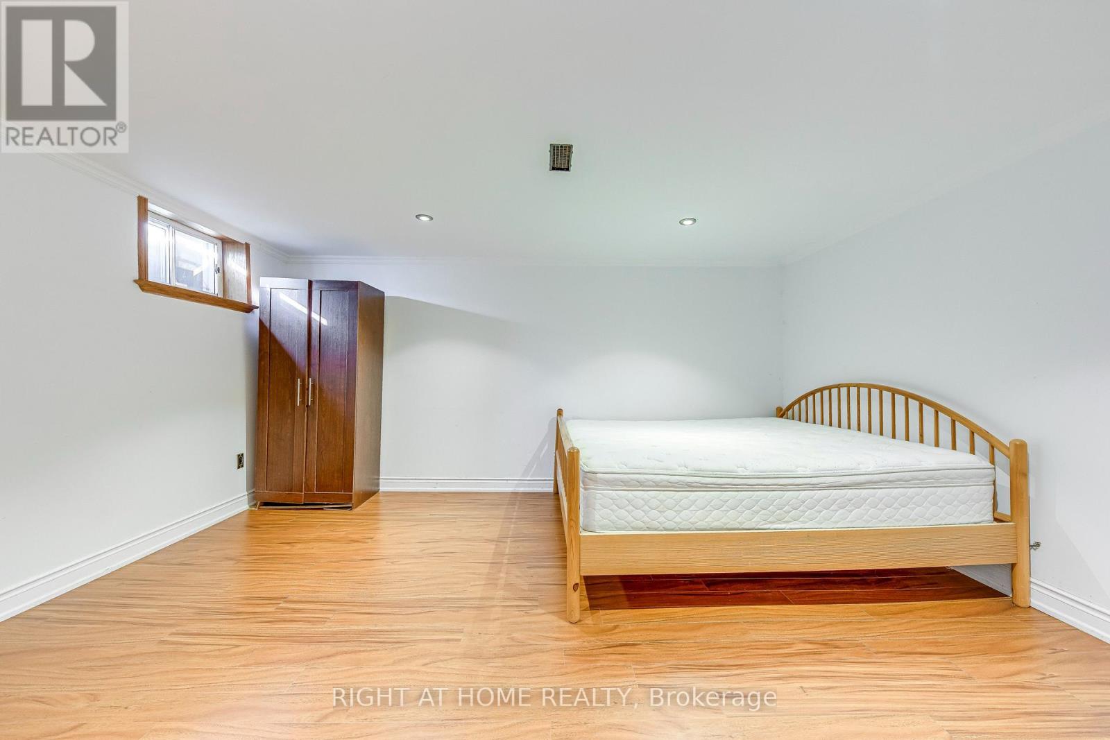 426 Lees Lane, Oakville, Ontario  L6L 4S7 - Photo 20 - W12568840