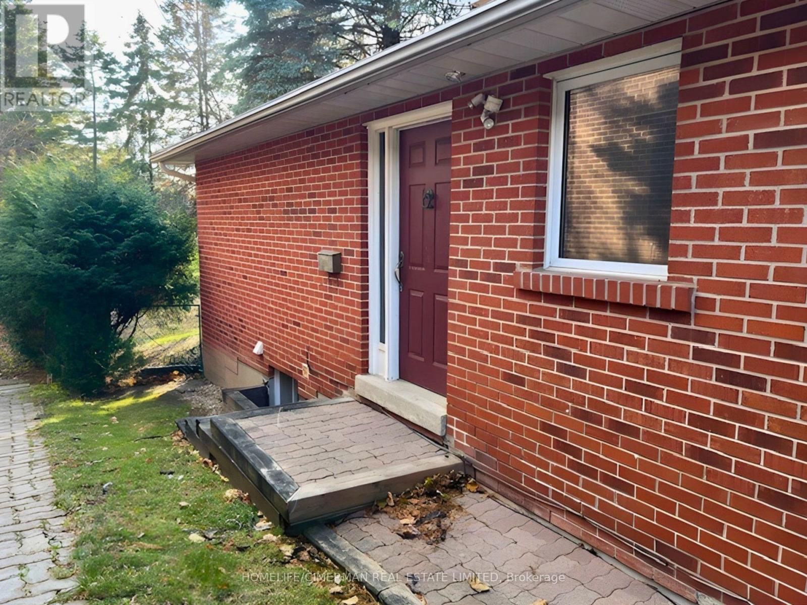 MAIN FLOOR 1-BED. APT. - 145 PEMBERTON ROAD, Richmond Hill, Ontario