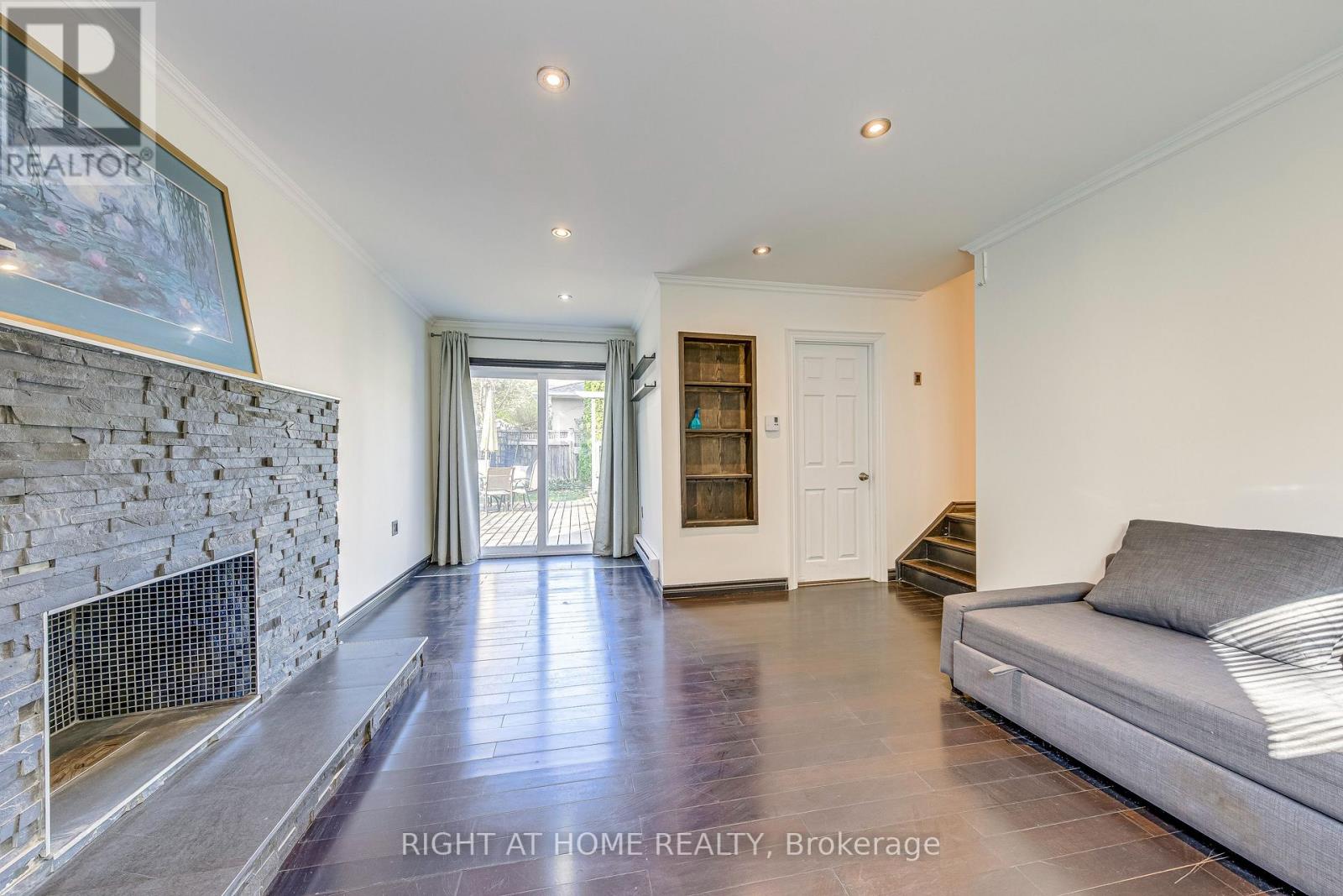 426 Lees Lane, Oakville, Ontario  L6L 4S7 - Photo 9 - W12568840