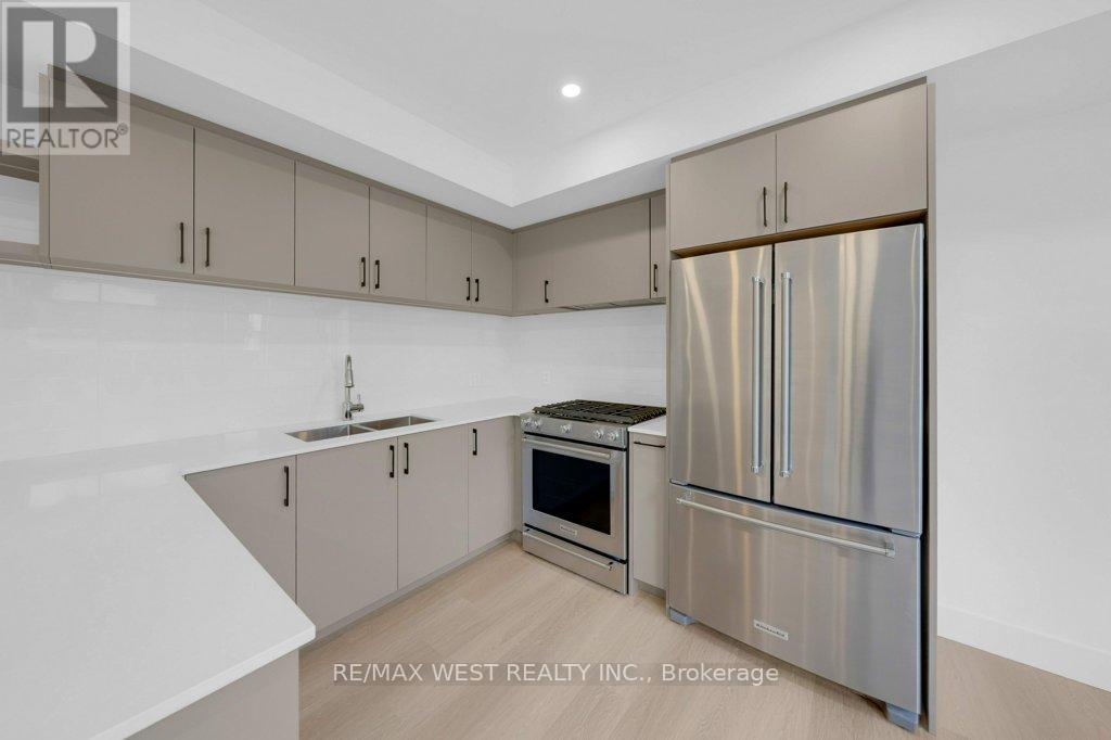 B - 502 Atlas Avenue, Toronto, Ontario  M6C 3V6 - Photo 10 - C12569260