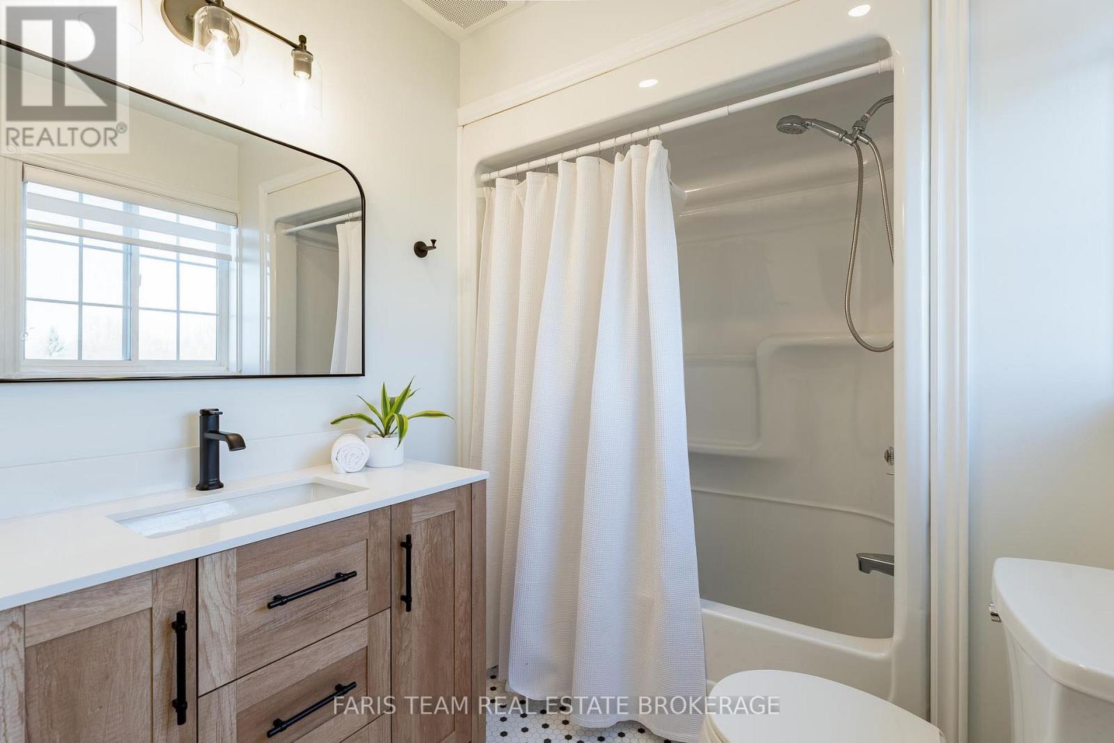 2040 Lea Road, Innisfil, Ontario  L9S 1T3 - Photo 26 - N12569250