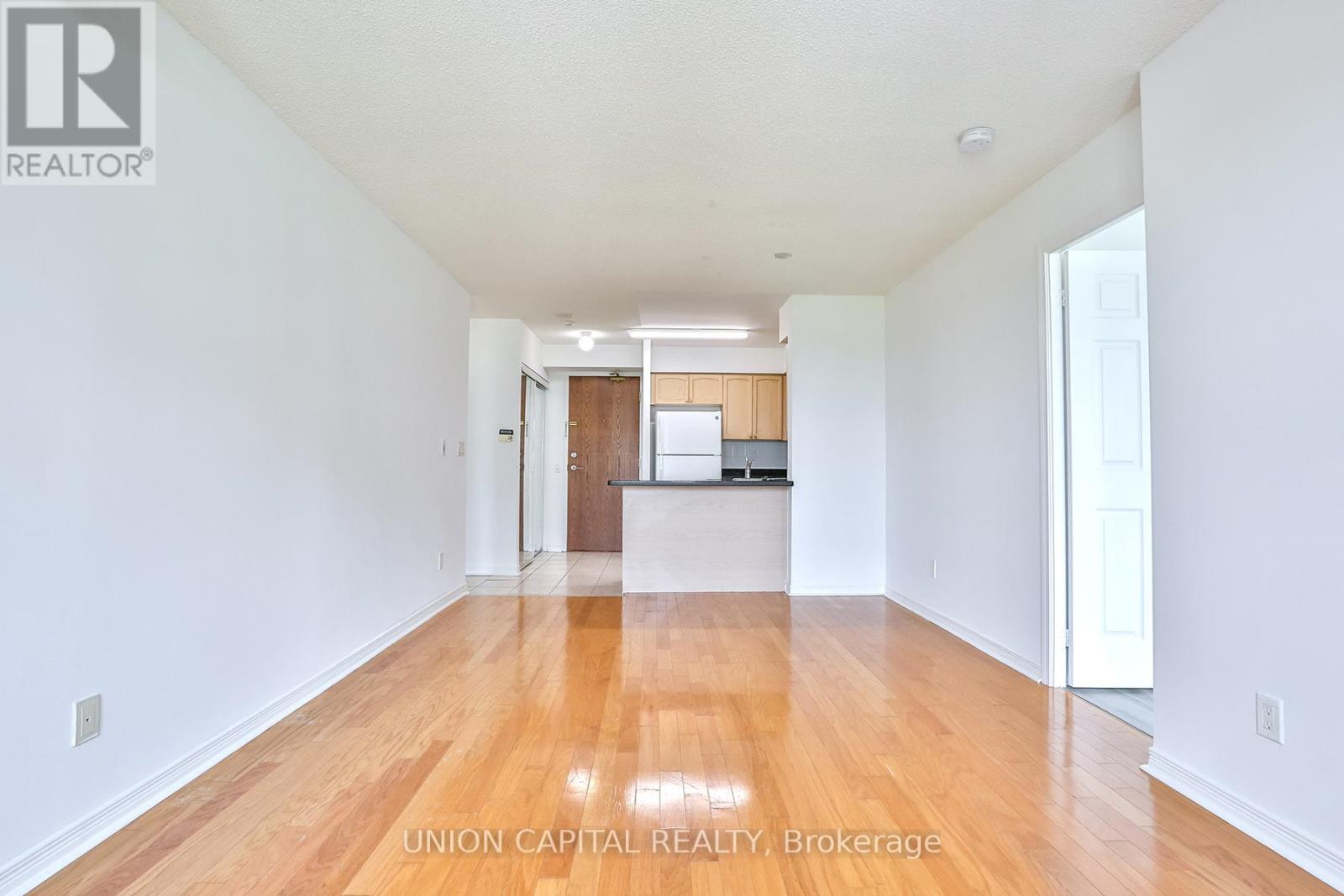 612 - 23 Oneida Crescent, Richmond Hill, Ontario  L4B 0A2 - Photo 10 - N12569276