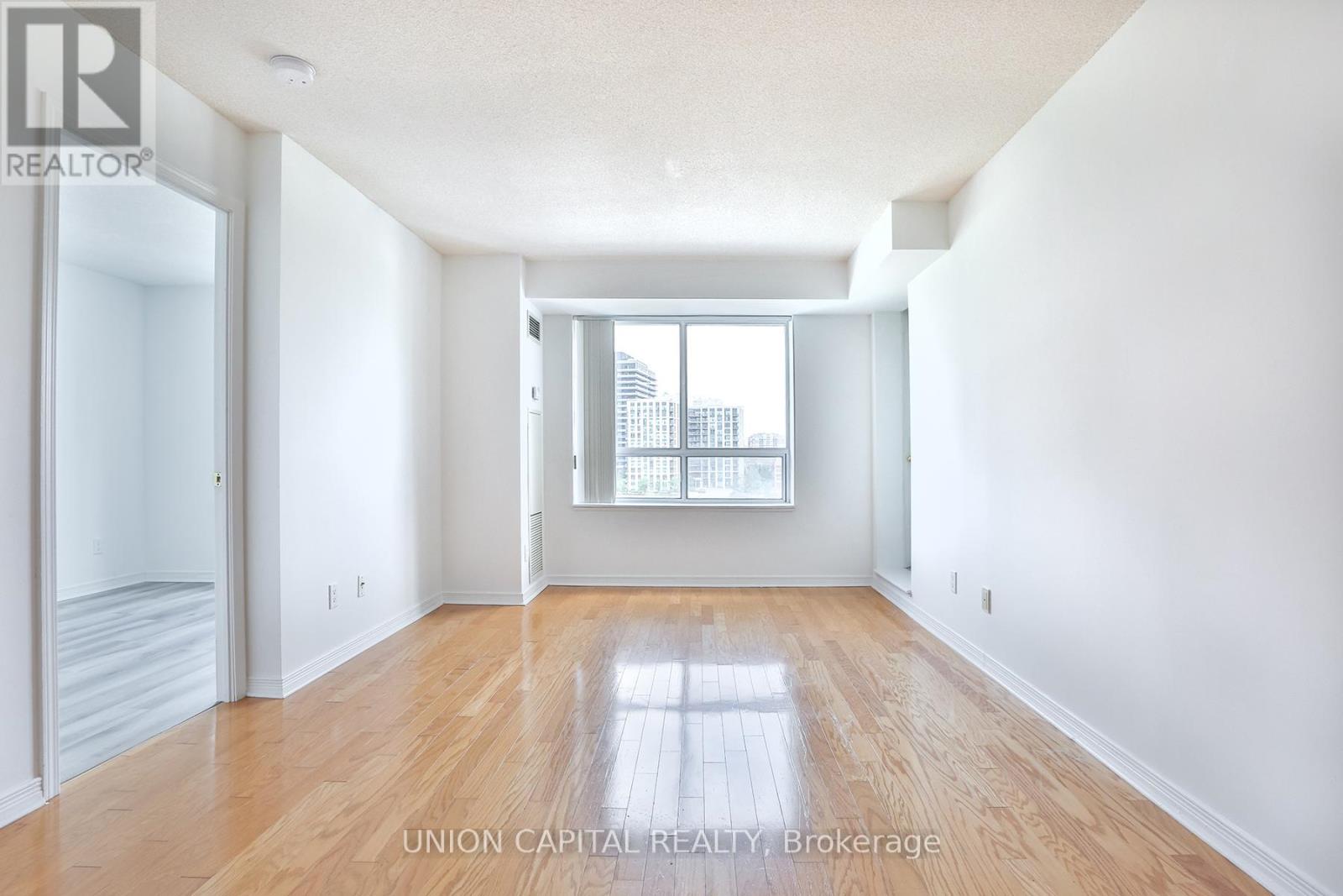 612 - 23 Oneida Crescent, Richmond Hill, Ontario  L4B 0A2 - Photo 11 - N12569276