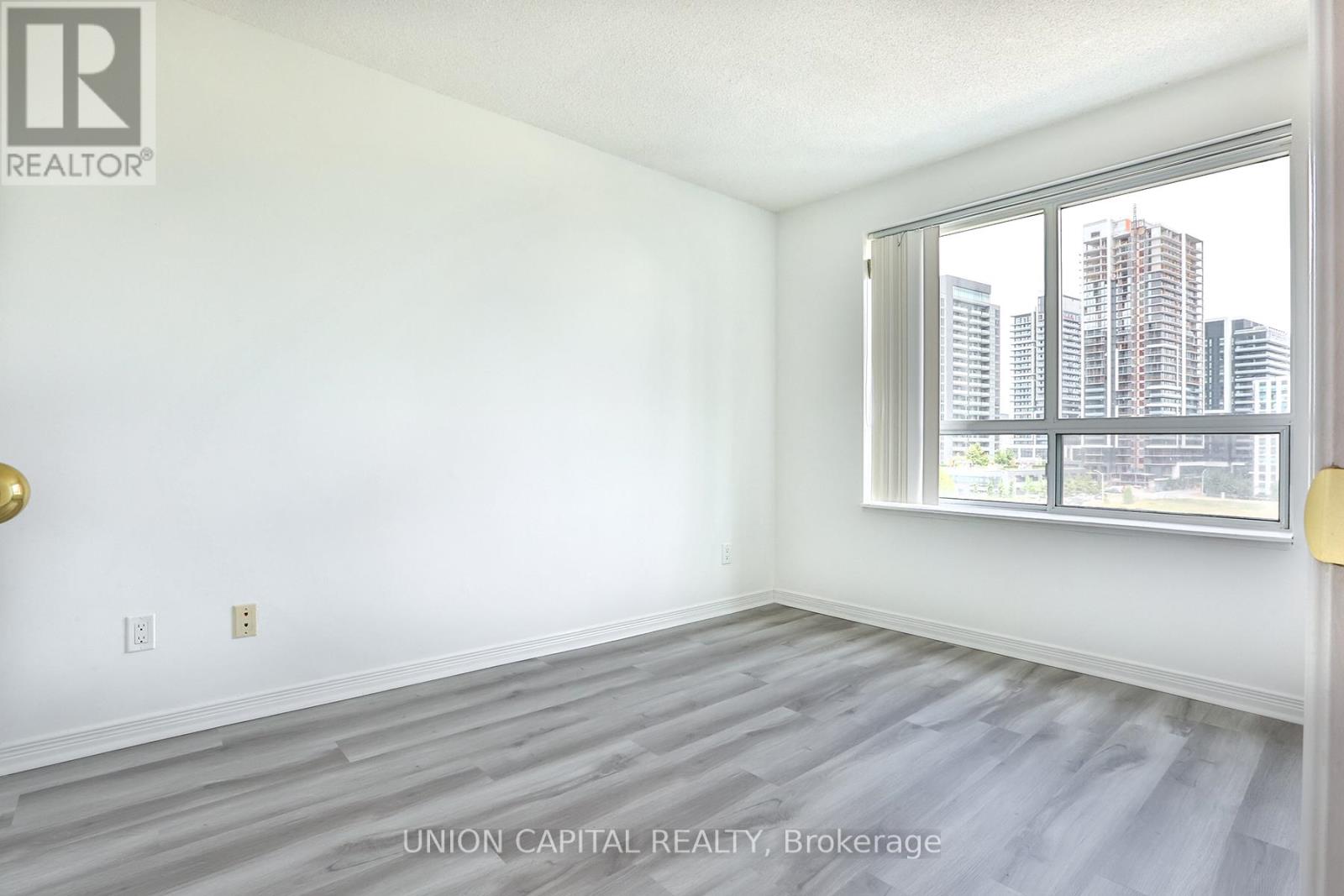 612 - 23 Oneida Crescent, Richmond Hill, Ontario  L4B 0A2 - Photo 12 - N12569276