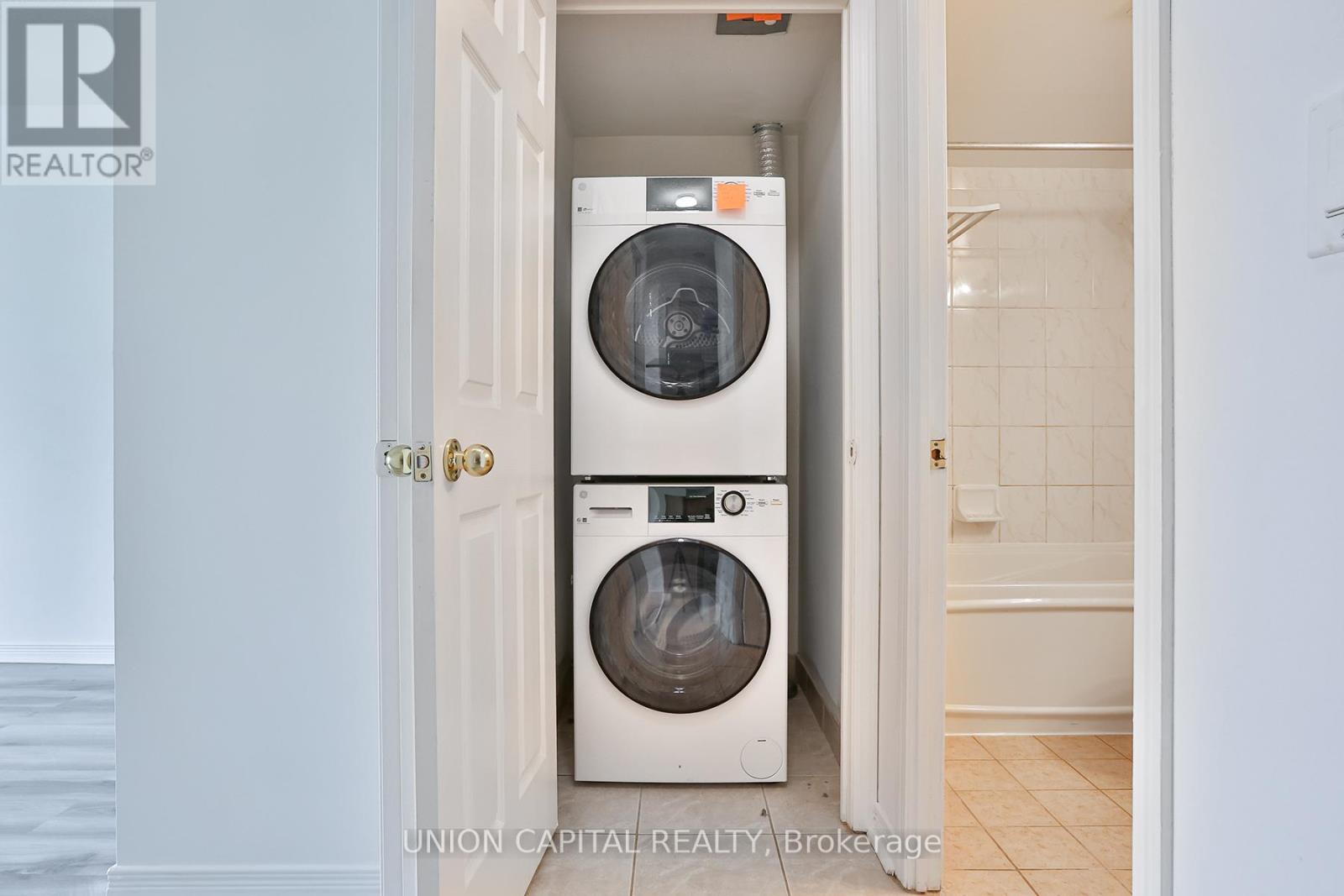 612 - 23 Oneida Crescent, Richmond Hill, Ontario  L4B 0A2 - Photo 20 - N12569276