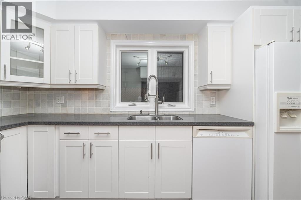 3018 Dalehurst Drive, Mississauga, Ontario  L5N 6M8 - Photo 8 - 40789939