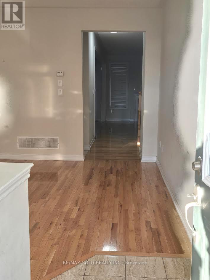 Main - 83 Kimborough Hollow E, Brampton, Ontario  L6Y 0Z1 - Photo 2 - W12569246