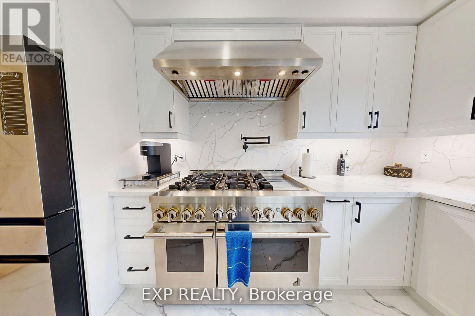 100 Dells Crescent, Brampton, Ontario  L7A 2X1 - Photo 13 - W12569254