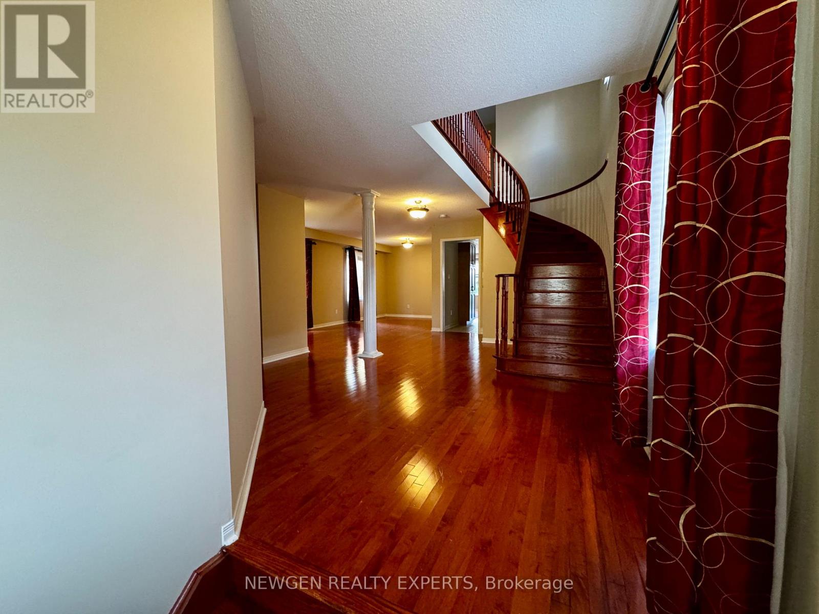 Upper Level - 3217 Respond Road, Mississauga, Ontario  L5M 7X5 - Photo 2 - W12569280
