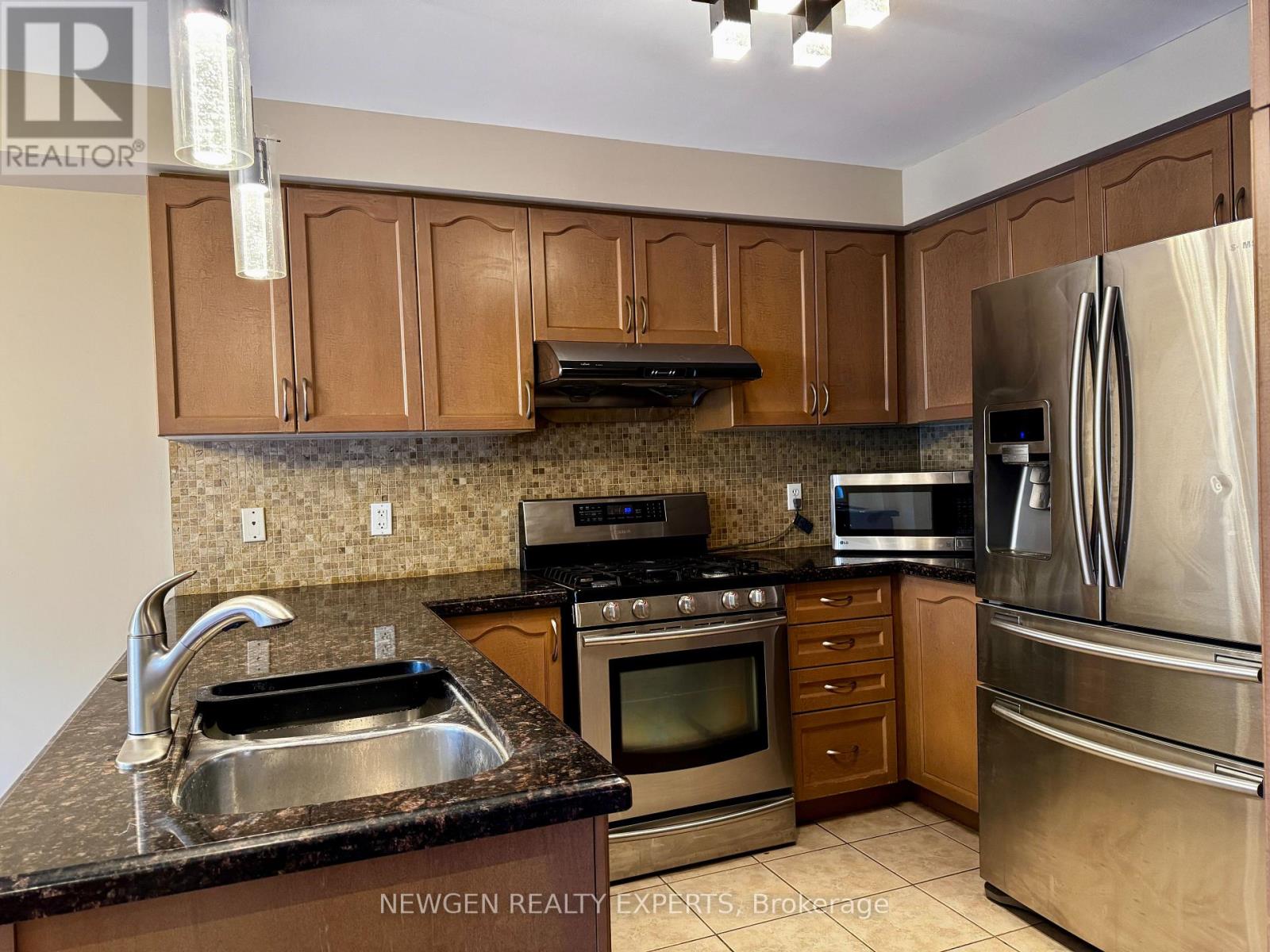 Upper Level - 3217 Respond Road, Mississauga, Ontario  L5M 7X5 - Photo 8 - W12569280