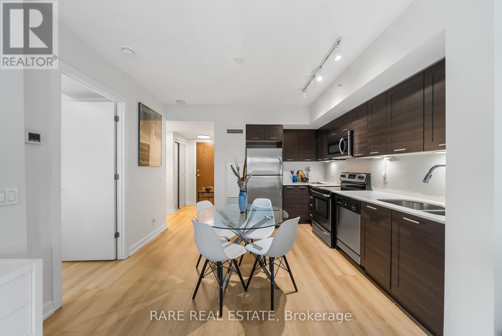 301 - 2220 Lake Shore Boulevard W, Toronto, Ontario  M8V 0C1 - Photo 8 - W12569284