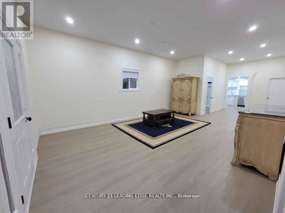 A - 352 Sunnyridge Road W, Hamilton, Ontario  L0R 1R0 - Photo 2 - X12569238