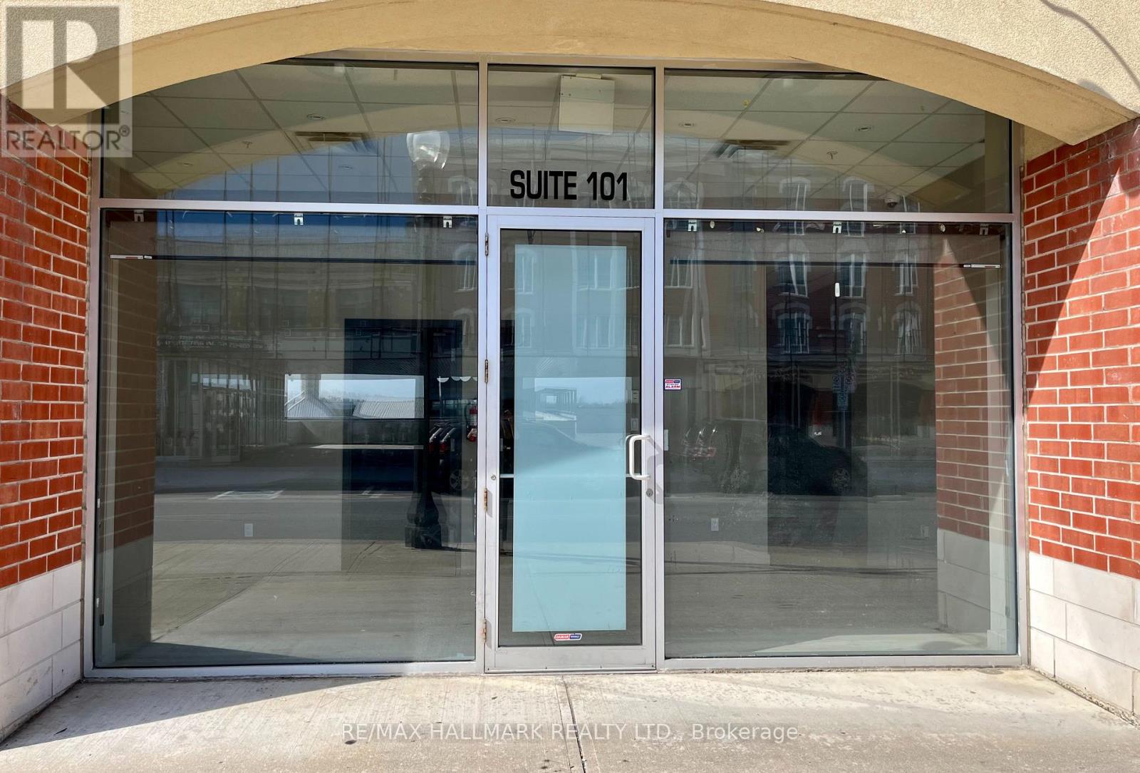 101 - 120 Colborne Street, Brantford, Ontario  N3T 2G6 - Photo 2 - X12569282