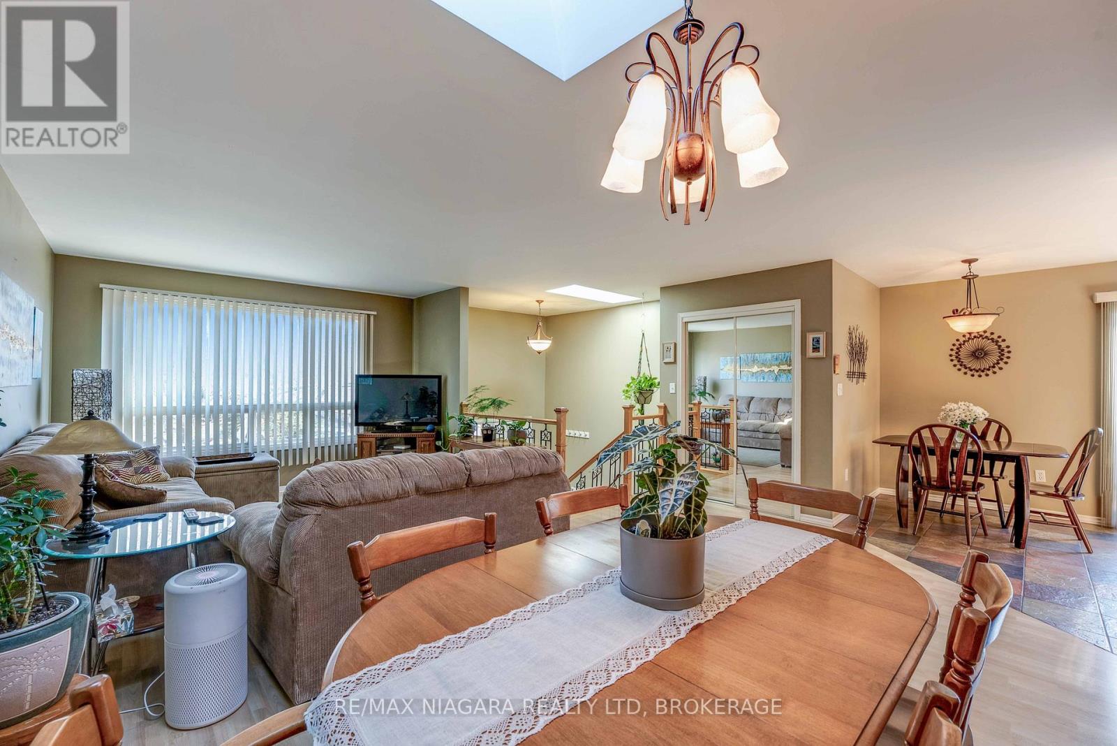 26 Ravine Road, St. Catharines, Ontario  L2P 3A7 - Photo 6 - X12569336