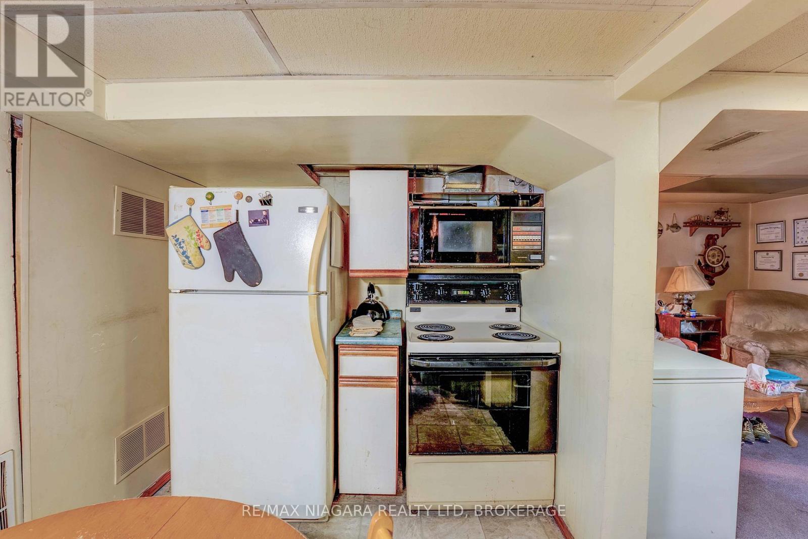 50 Haig Street, St. Catharines, Ontario  L2R 6K9 - Photo 24 - X12569340