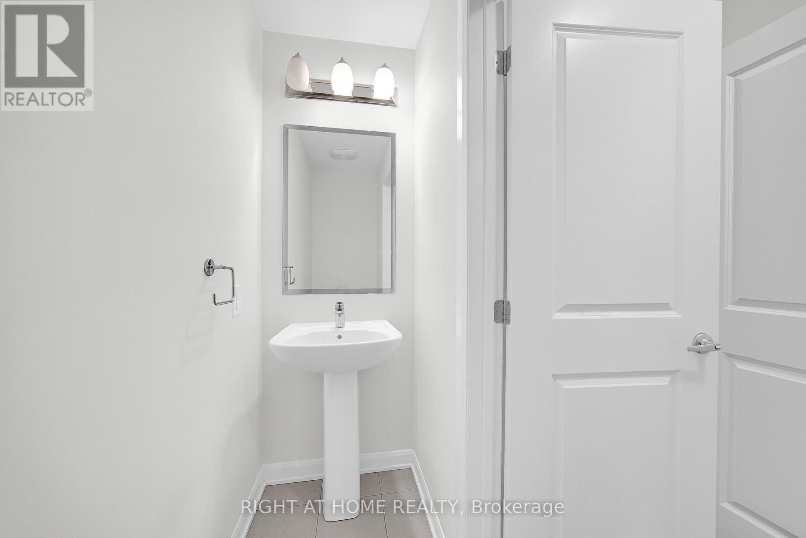 366 Cloyne Crescent, Ottawa, Ontario  K2J 6W4 - Photo 14 - X12416872