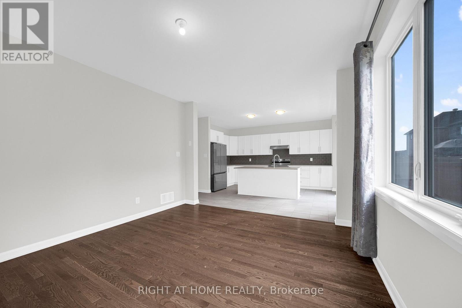 366 Cloyne Crescent, Ottawa, Ontario  K2J 6W4 - Photo 13 - X12416872