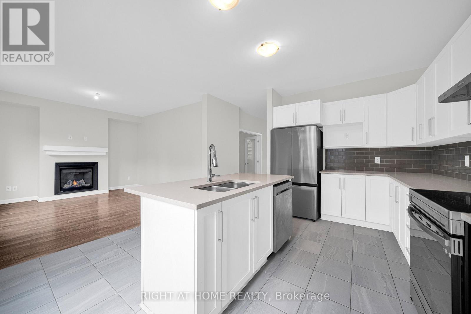 366 Cloyne Crescent, Ottawa, Ontario  K2J 6W4 - Photo 10 - X12416872