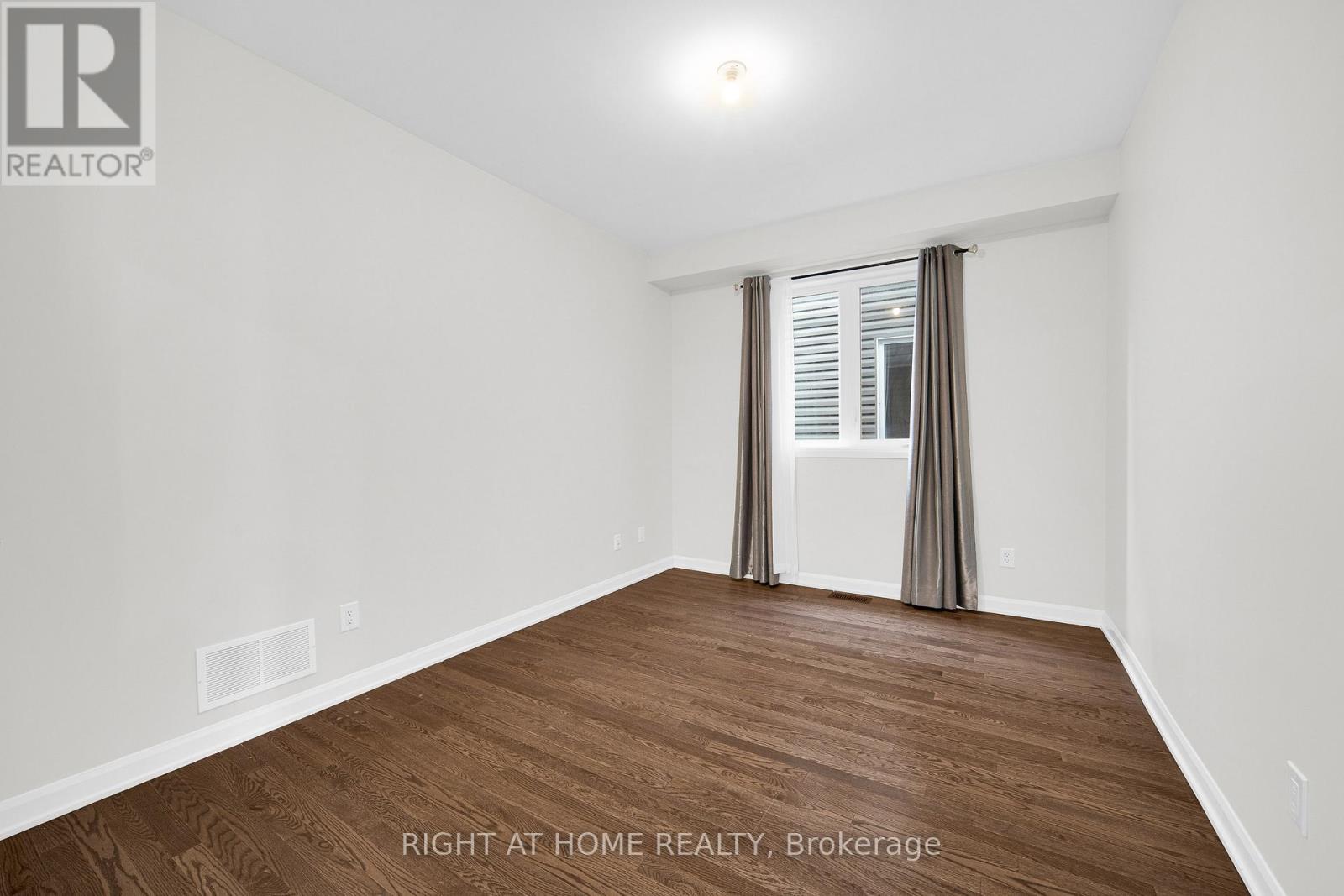 366 Cloyne Crescent, Ottawa, Ontario  K2J 6W4 - Photo 8 - X12416872