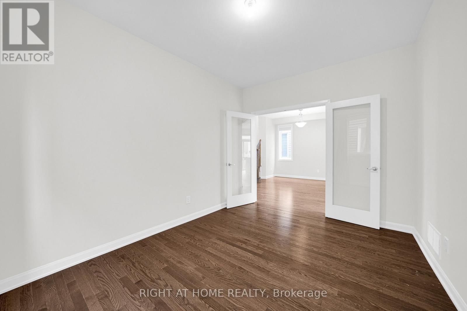 366 Cloyne Crescent, Ottawa, Ontario  K2J 6W4 - Photo 7 - X12416872