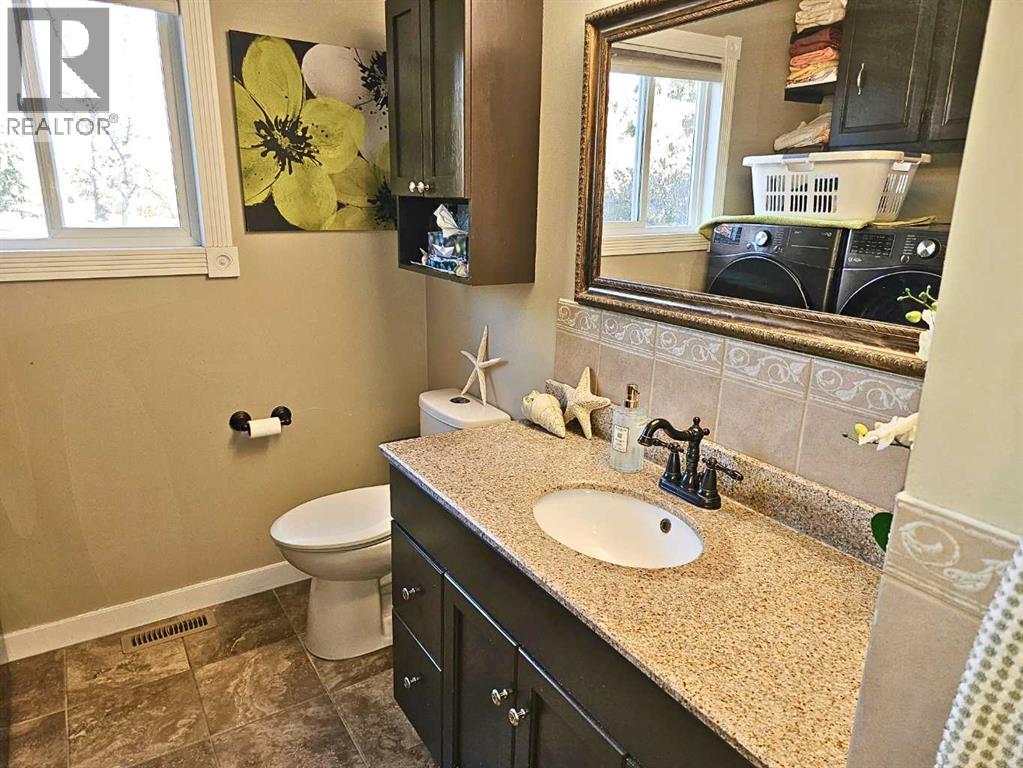 31 Willow Crescent, Lacombe, Alberta  T4L 1V3 - Photo 11 - A2264340