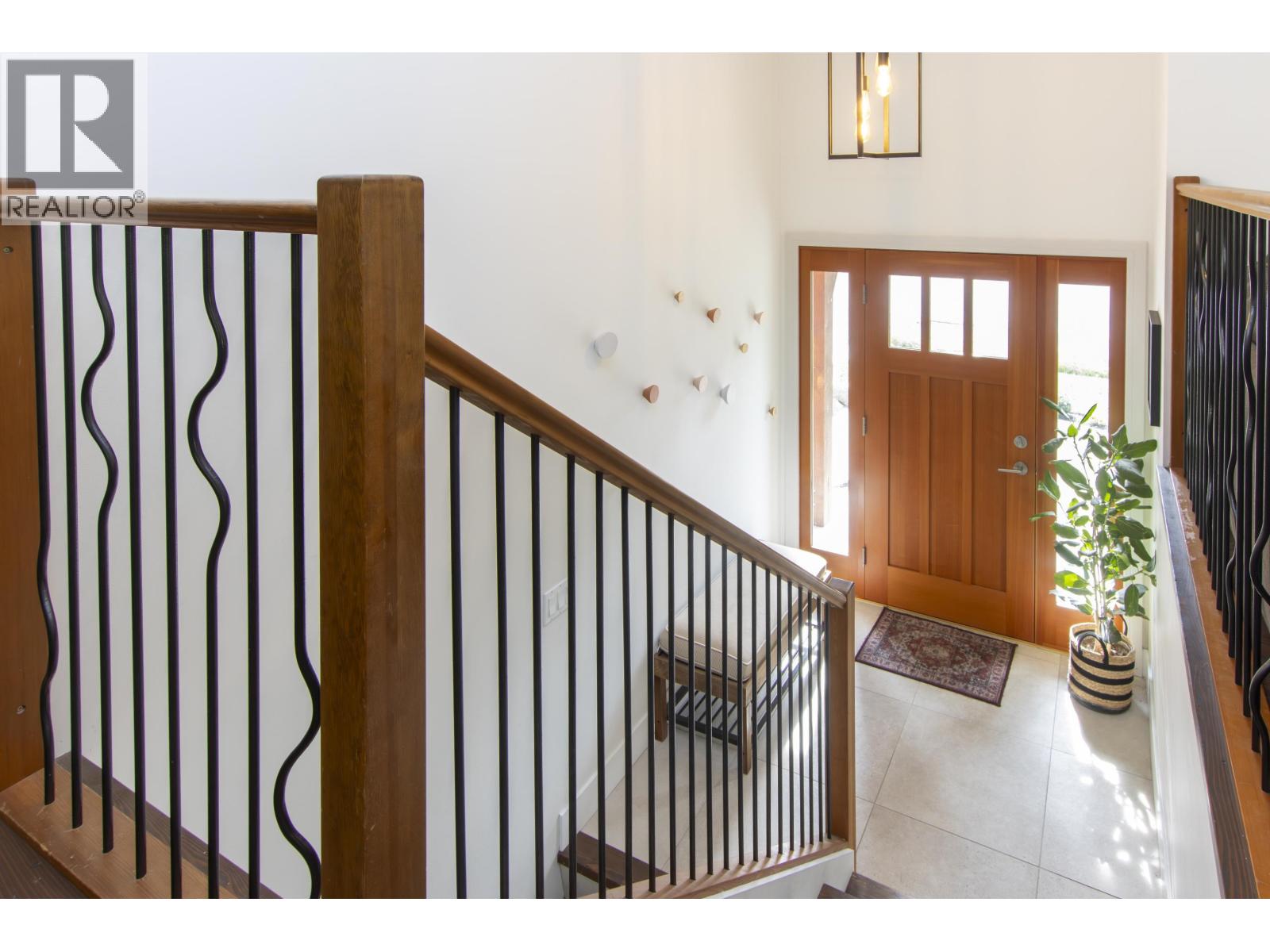 40211 Kintyre Drive, Squamish, British Columbia  V0N 1T0 - Photo 5 - R3069376