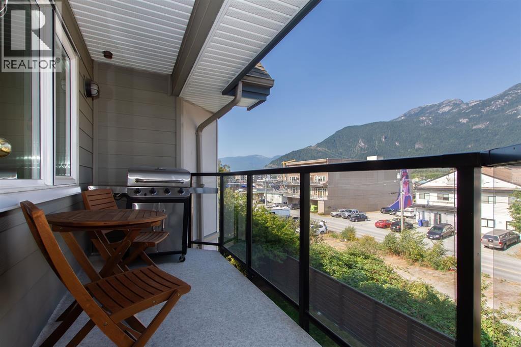304 1466 Pemberton Avenue, Squamish, British Columbia  V8B 0K1 - Photo 4 - R3001631