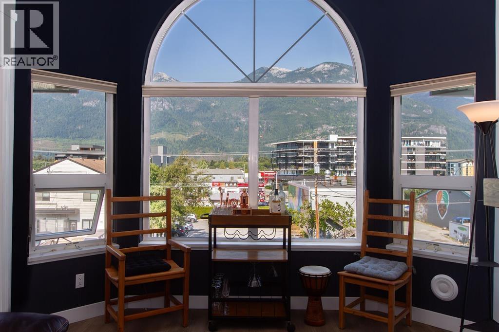 304 1466 Pemberton Avenue, Squamish, British Columbia  V8B 0K1 - Photo 3 - R3001631
