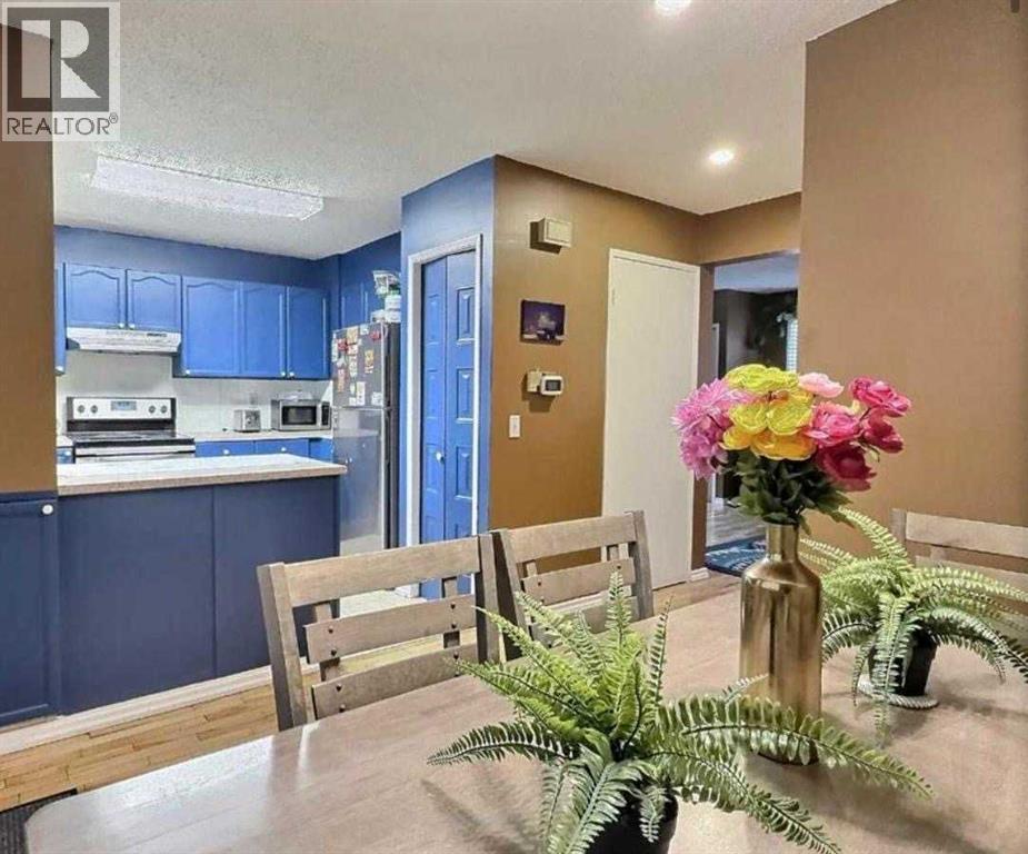 5625 Templehill Road Ne, Calgary, Alberta  T1Y 4C1 - Photo 2 - A2271535