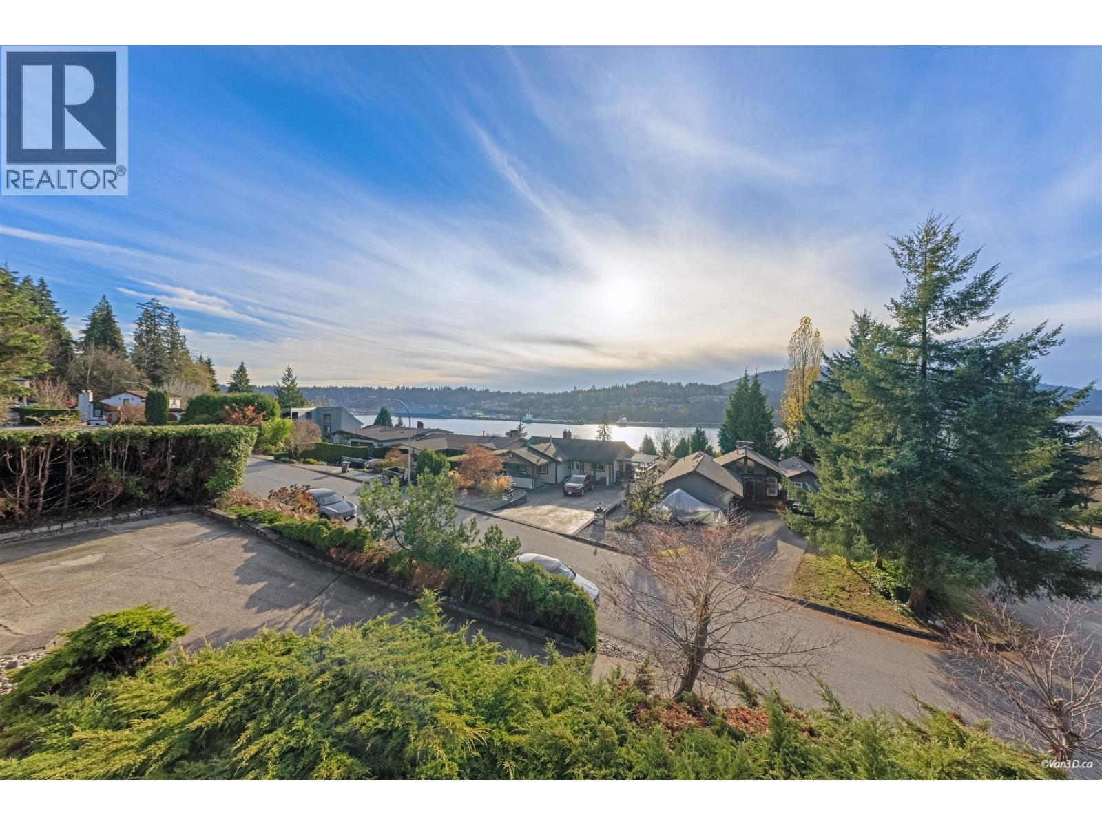 3 Crawford Bay, Port Moody, British Columbia  V3H 3N3 - Photo 17 - R3069231