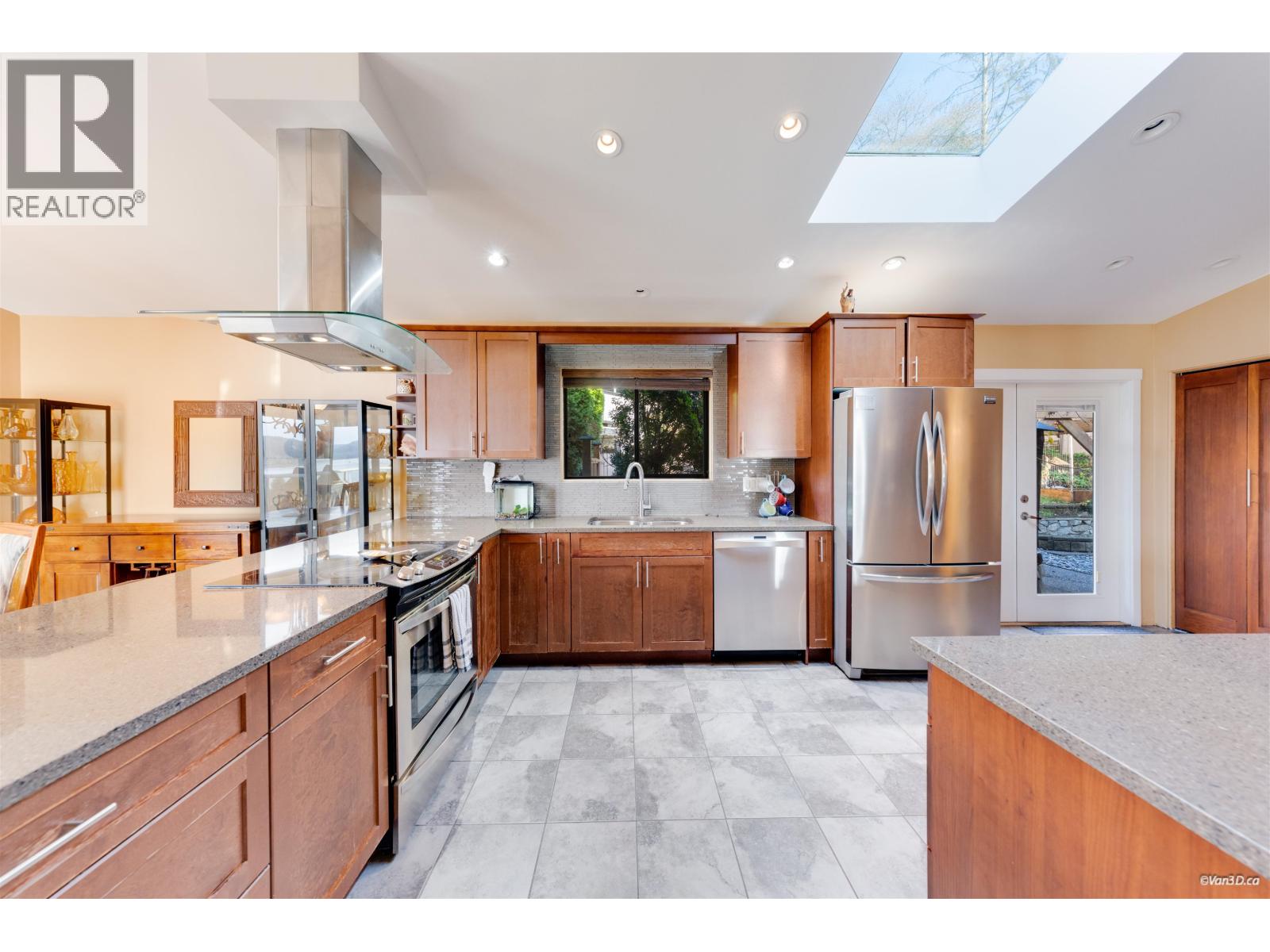 3 Crawford Bay, Port Moody, British Columbia  V3H 3N3 - Photo 14 - R3069231