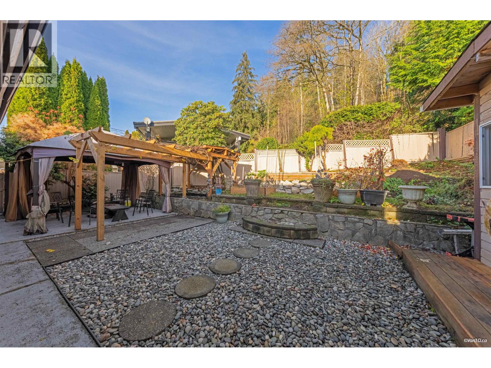 3 Crawford Bay, Port Moody, British Columbia  V3H 3N3 - Photo 24 - R3069231