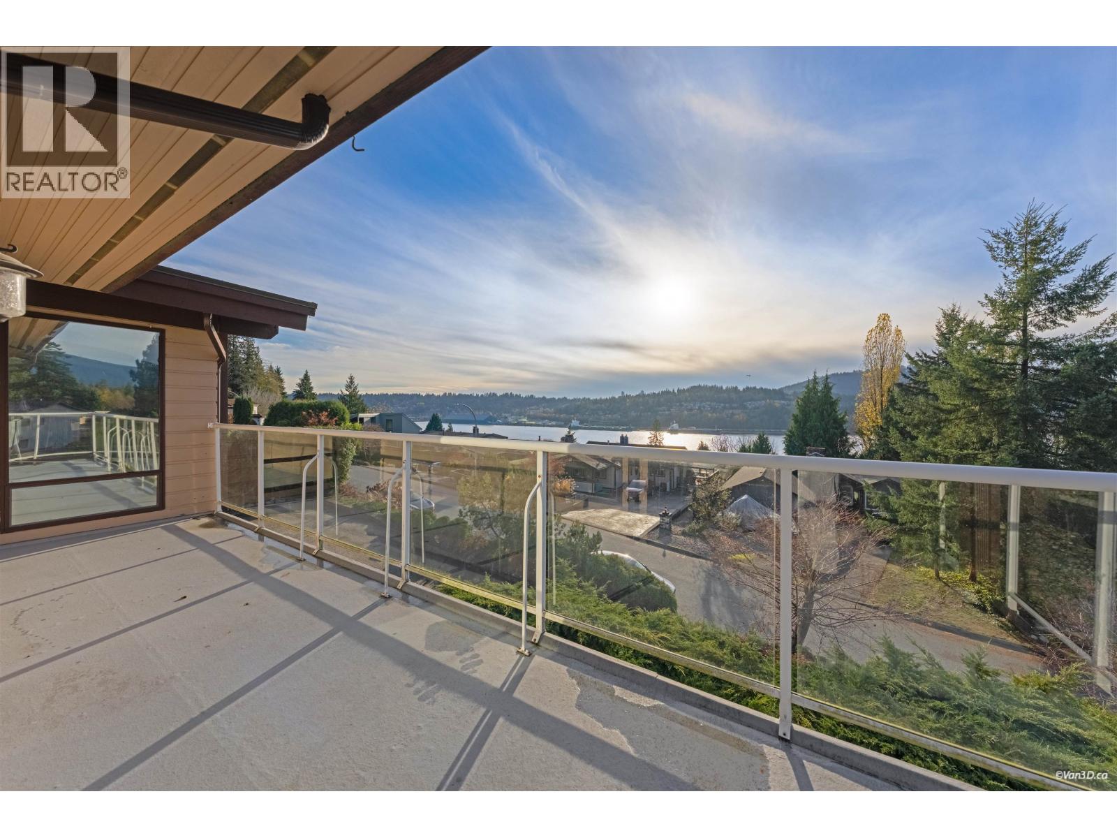 3 Crawford Bay, Port Moody, British Columbia  V3H 3N3 - Photo 5 - R3069231