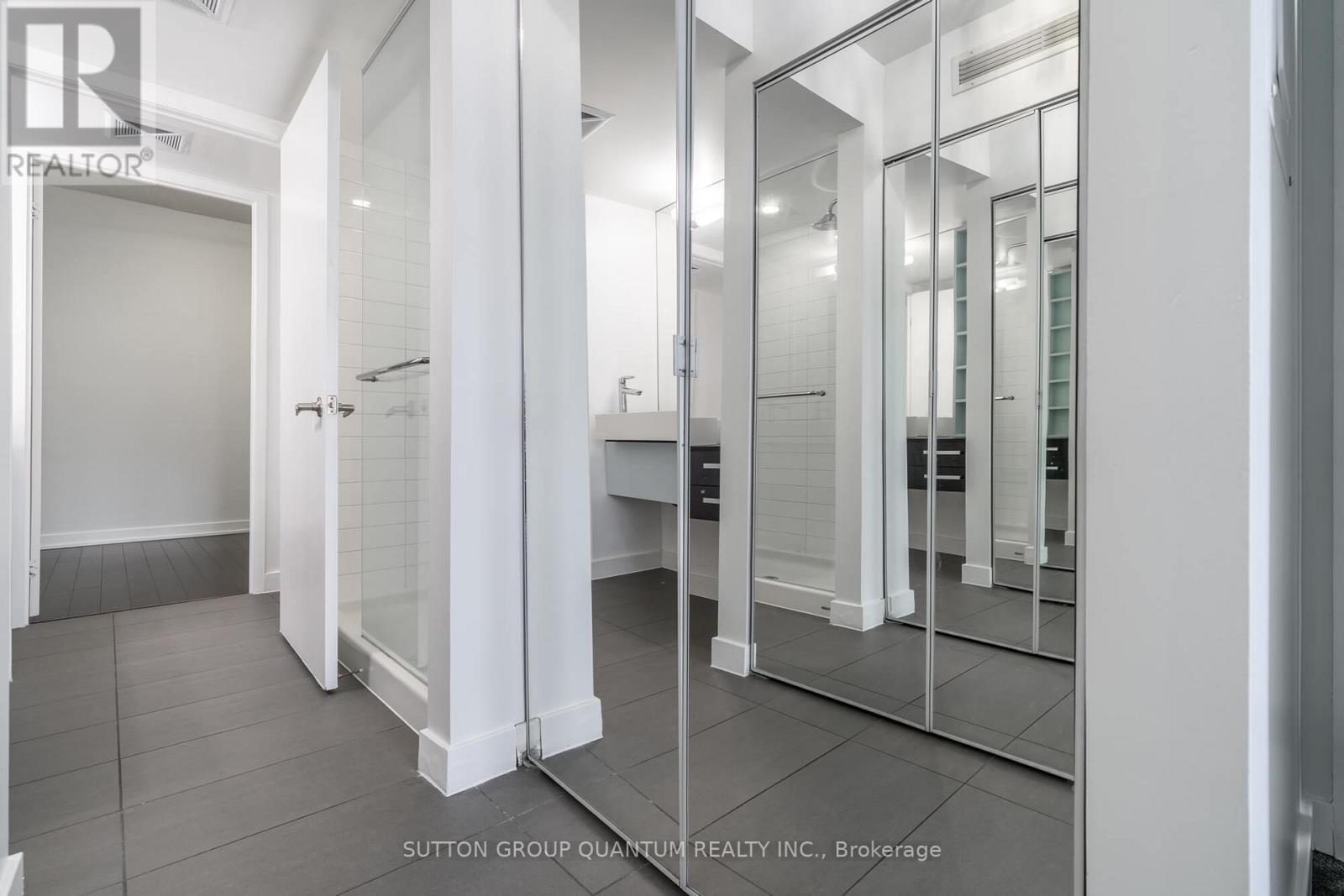 1810 - 38 Dan Leckie Way, Toronto, Ontario  M5V 2V6 - Photo 32 - C12411314