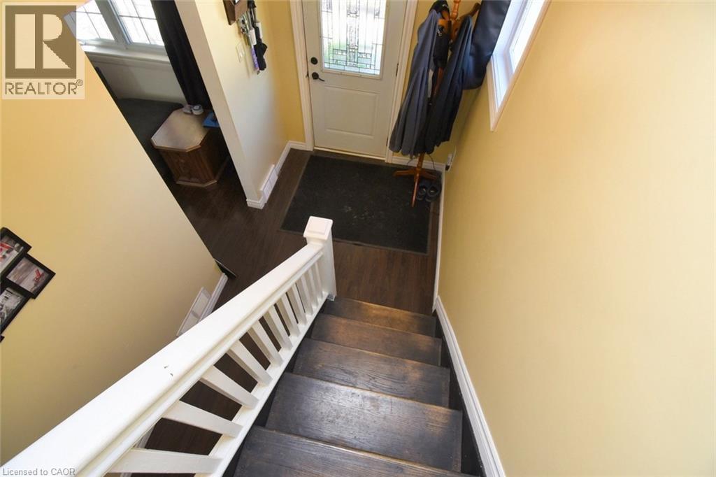 297 Wright Street, Welland, Ontario  L3B 2K4 - Photo 3 - 40774260