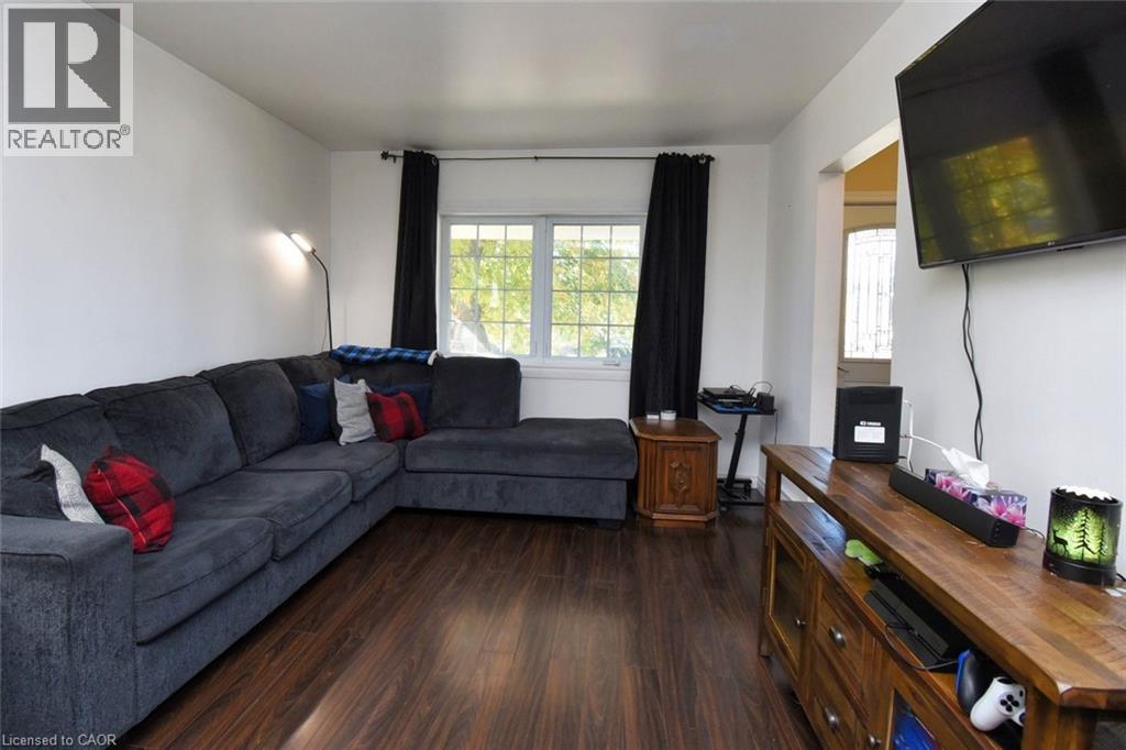 297 Wright Street, Welland, Ontario  L3B 2K4 - Photo 4 - 40774260