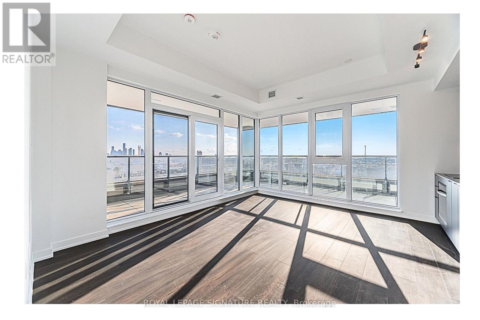 602 - 1037 THE QUEENSWAY, Toronto, Ontario