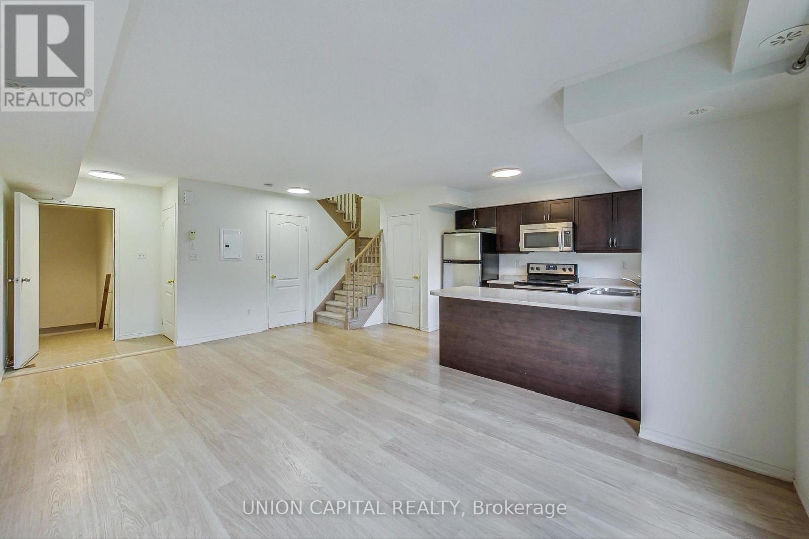 4 - 19 Hays Boulevard, Oakville, Ontario  L6H 0H8 - Photo 4 - W12569306