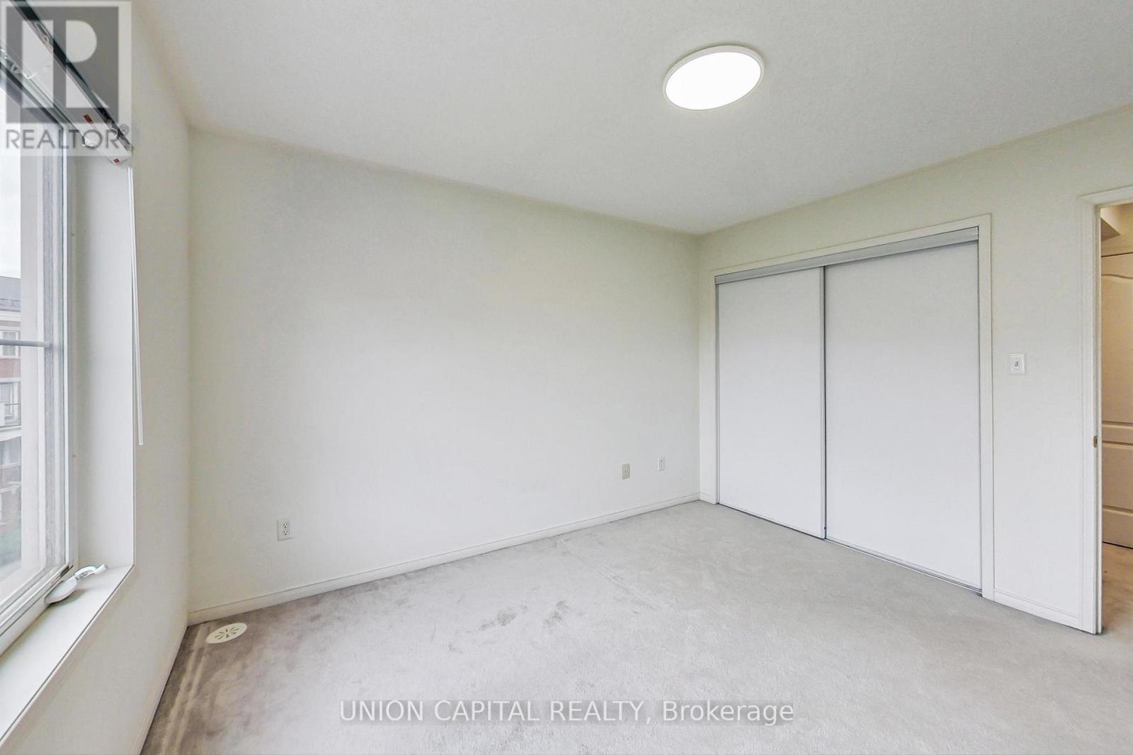 4 - 19 Hays Boulevard, Oakville, Ontario  L6H 0H8 - Photo 5 - W12569306