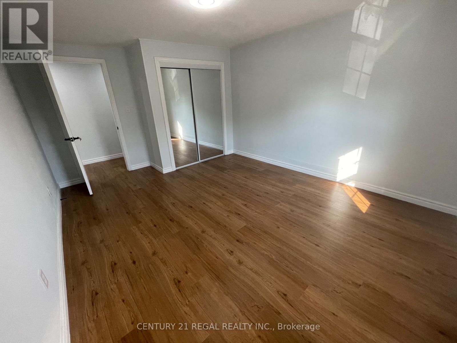 215 B Queen Street, Mississauga, Ontario  L5M 1L6 - Photo 4 - W12569312