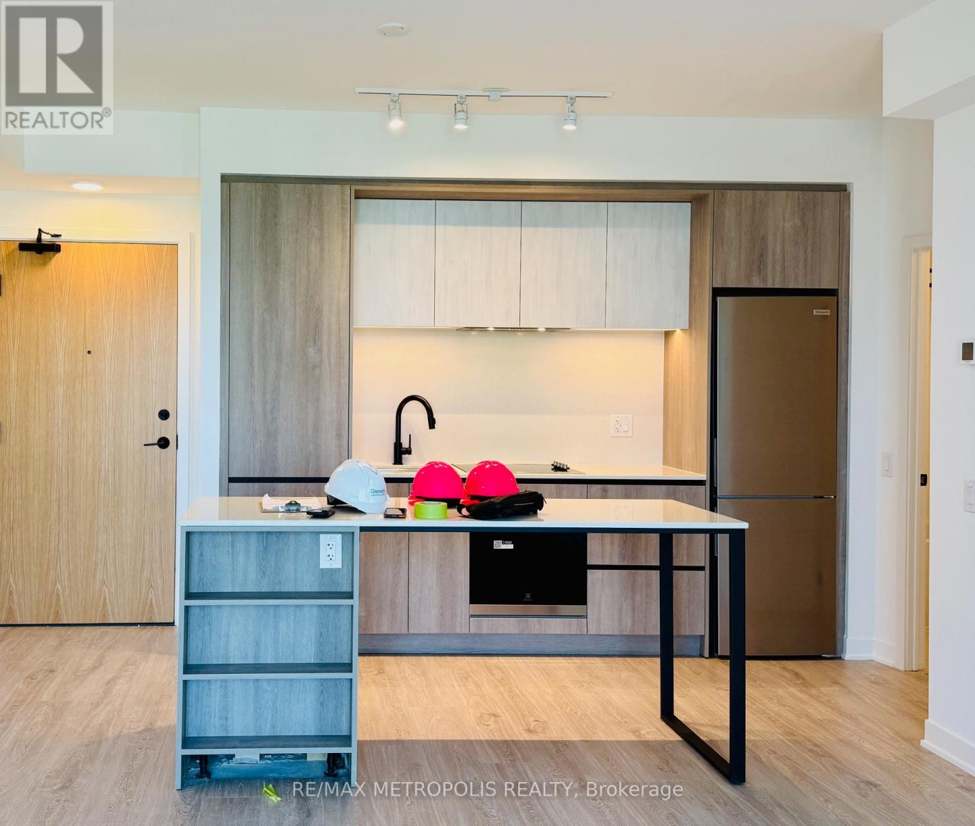 1608 - 2495 Eglinton Avenue W, Mississauga, Ontario  L5L 1W8 - Photo 5 - W12569314