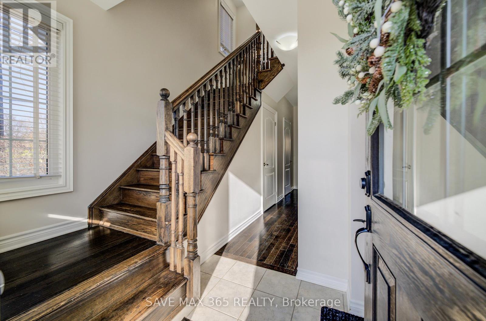 1223 Owls Head Road, Mississauga, Ontario  L5E 0A6 - Photo 17 - W12569342