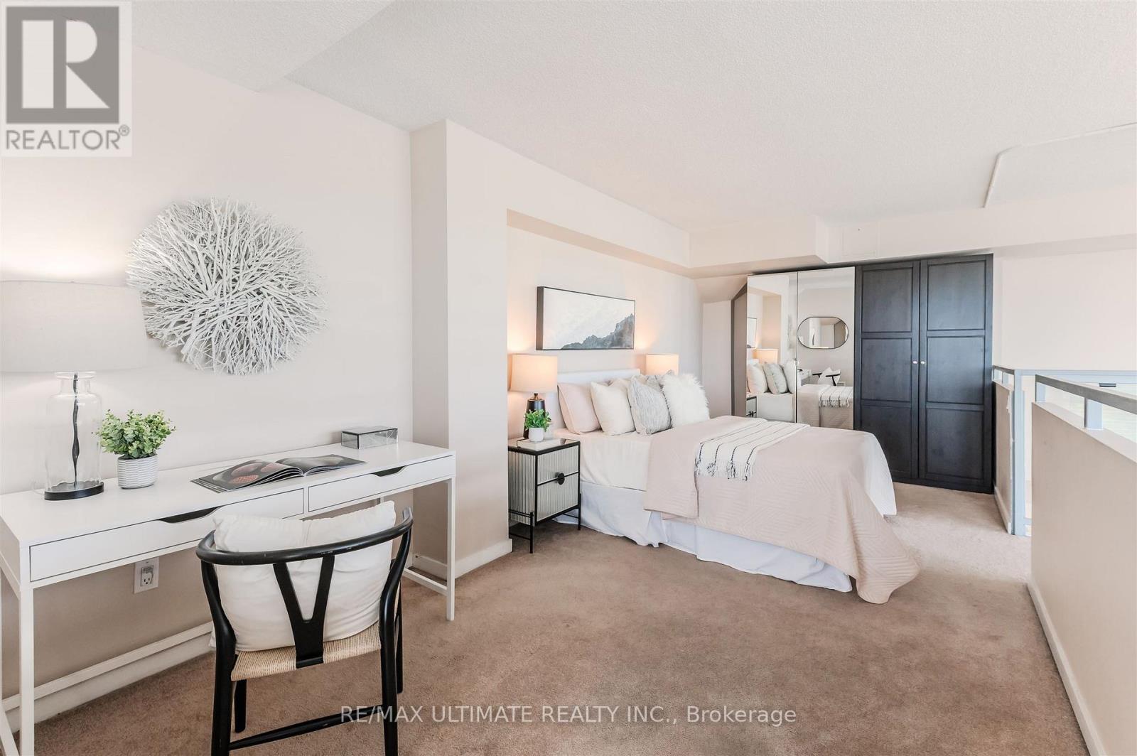 301 - 300 Manitoba Street, Toronto, Ontario M8Y 4G6 - Photo 11 - W12569346