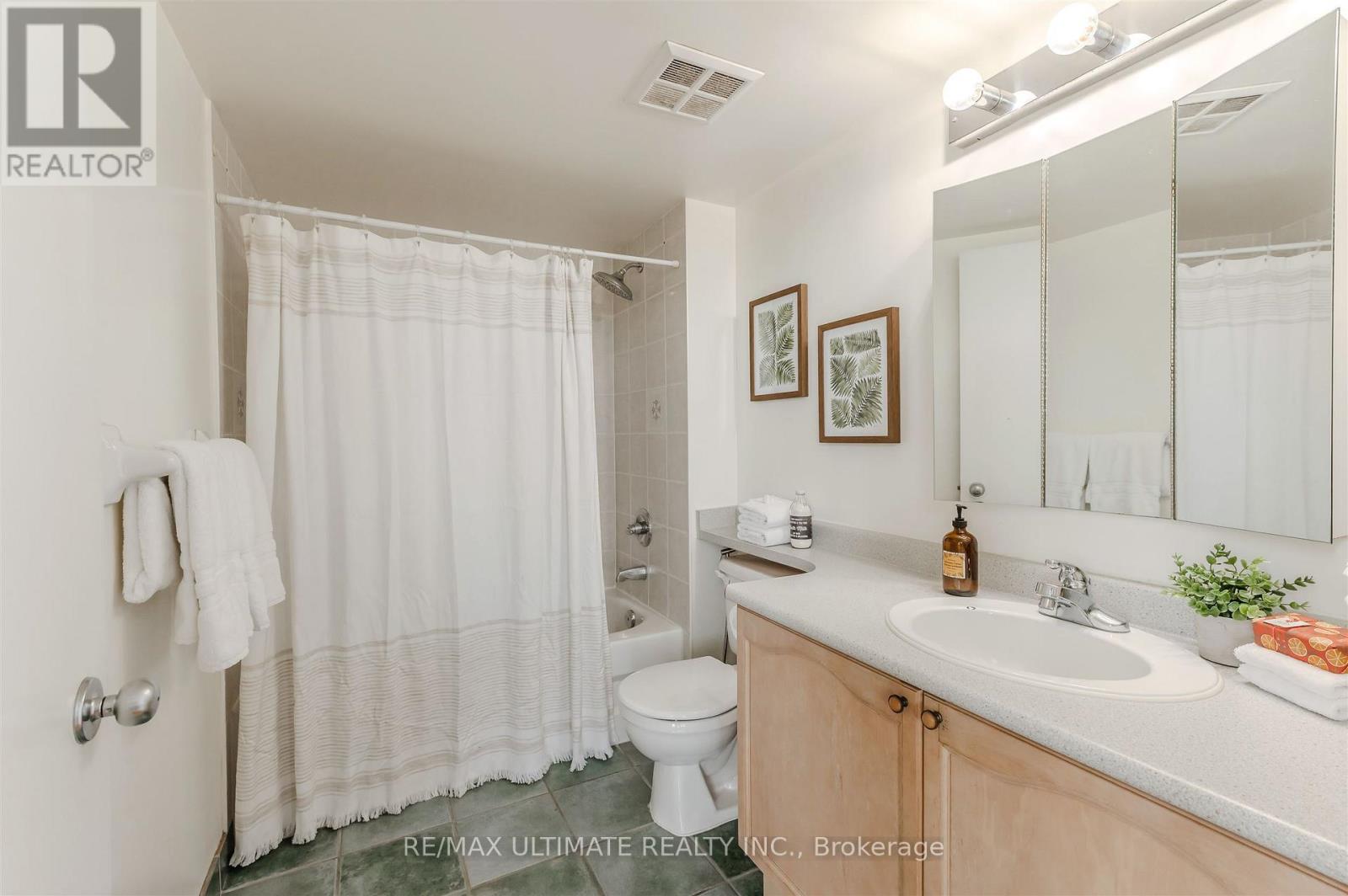 301 - 300 Manitoba Street, Toronto, Ontario M8Y 4G6 - Photo 17 - W12569346