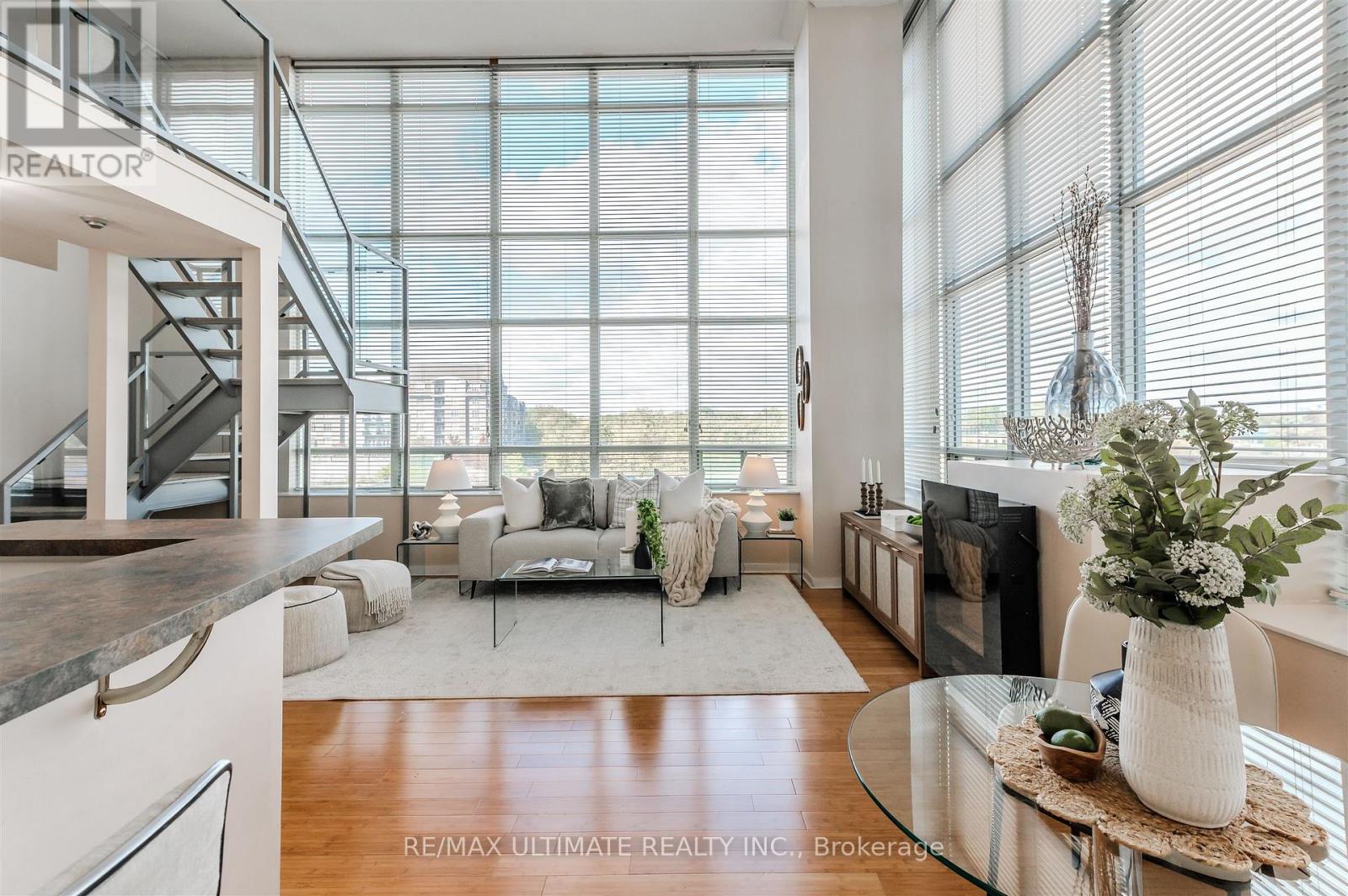 301 - 300 Manitoba Street, Toronto, Ontario M8Y 4G6 - Photo 3 - W12569346