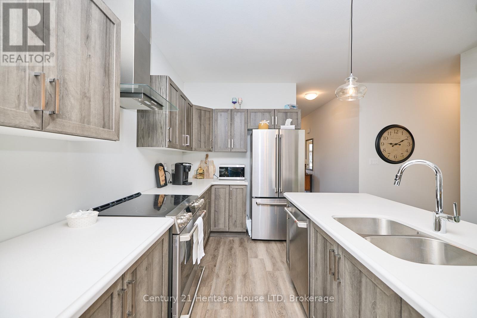 394 Hummel Crescent, Fort Erie, Ontario  L2A 0E8 - Photo 5 - X12569356